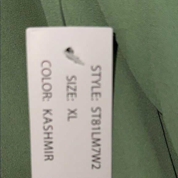 Zac & Rachel Green Pleated Blouse - Picture 3 of 11